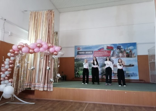 Дарите женщинам цветы!