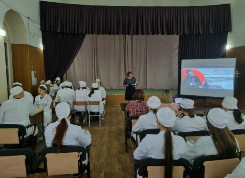 -"Нам дороги эти позабыть нельзя…"-